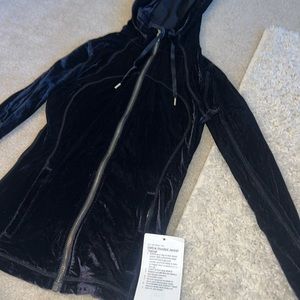 Lululemon Define Hooded Jacket Velvet- Tags on!